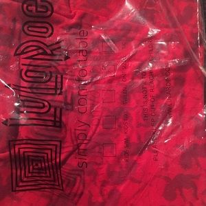LulaRoe OS valentines leggings