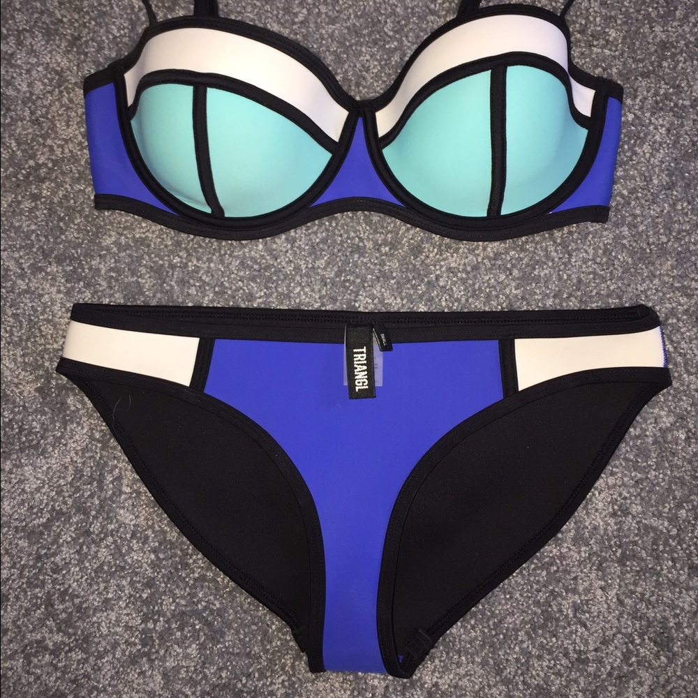 SMALL ++ TRIANGL TOP S BOTTOM