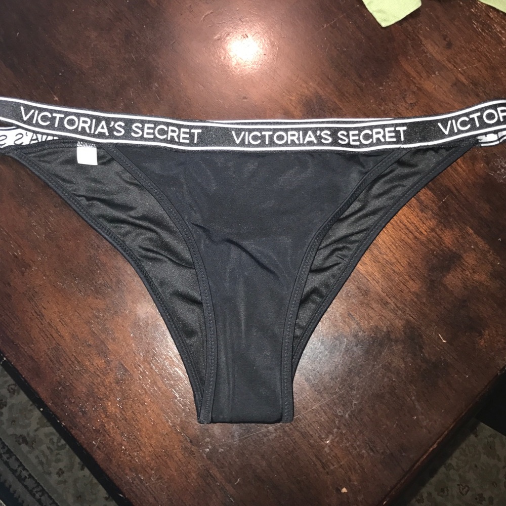 💥REPOSH💥 Brand new VS Logo Bathing suit bottoms