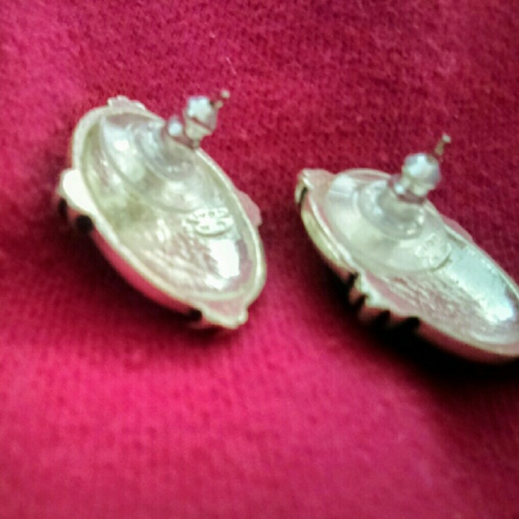 Jewelry - Picture 2 of 2