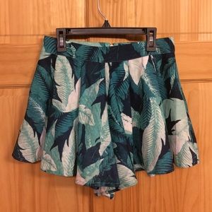 Two-piece outfit/Halter top & Skort