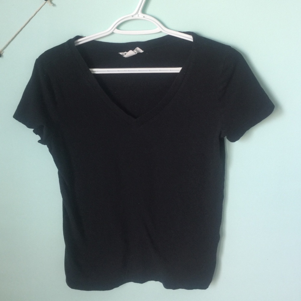 black v neck tee