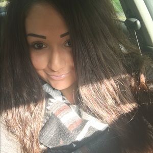 Meet your Posher, Danielle