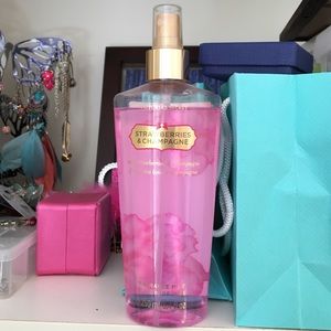 Victoria's Secret Strawberries & Champagne Mist