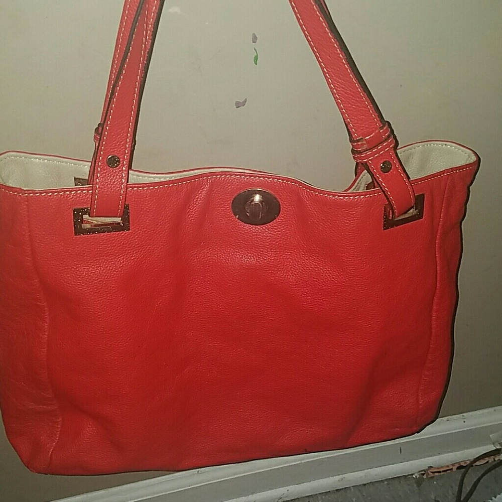 A Handbag - Picture 2 of 3