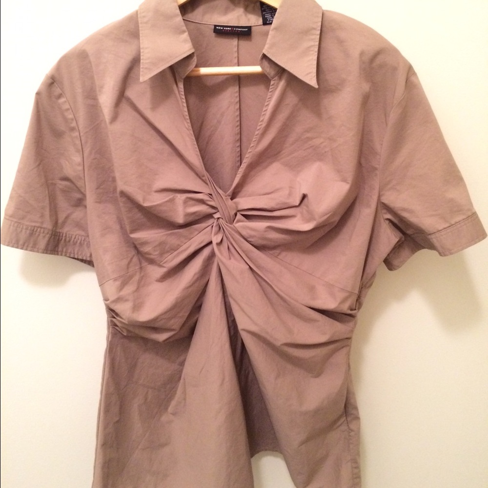 New York & co twist front top