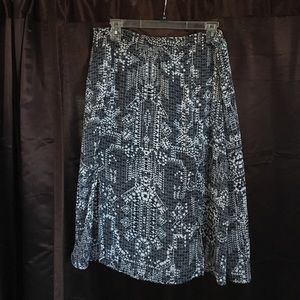 Women's skirt, Maurice's, size L.