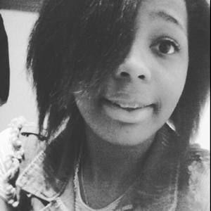 Meet your Posher, Apryl