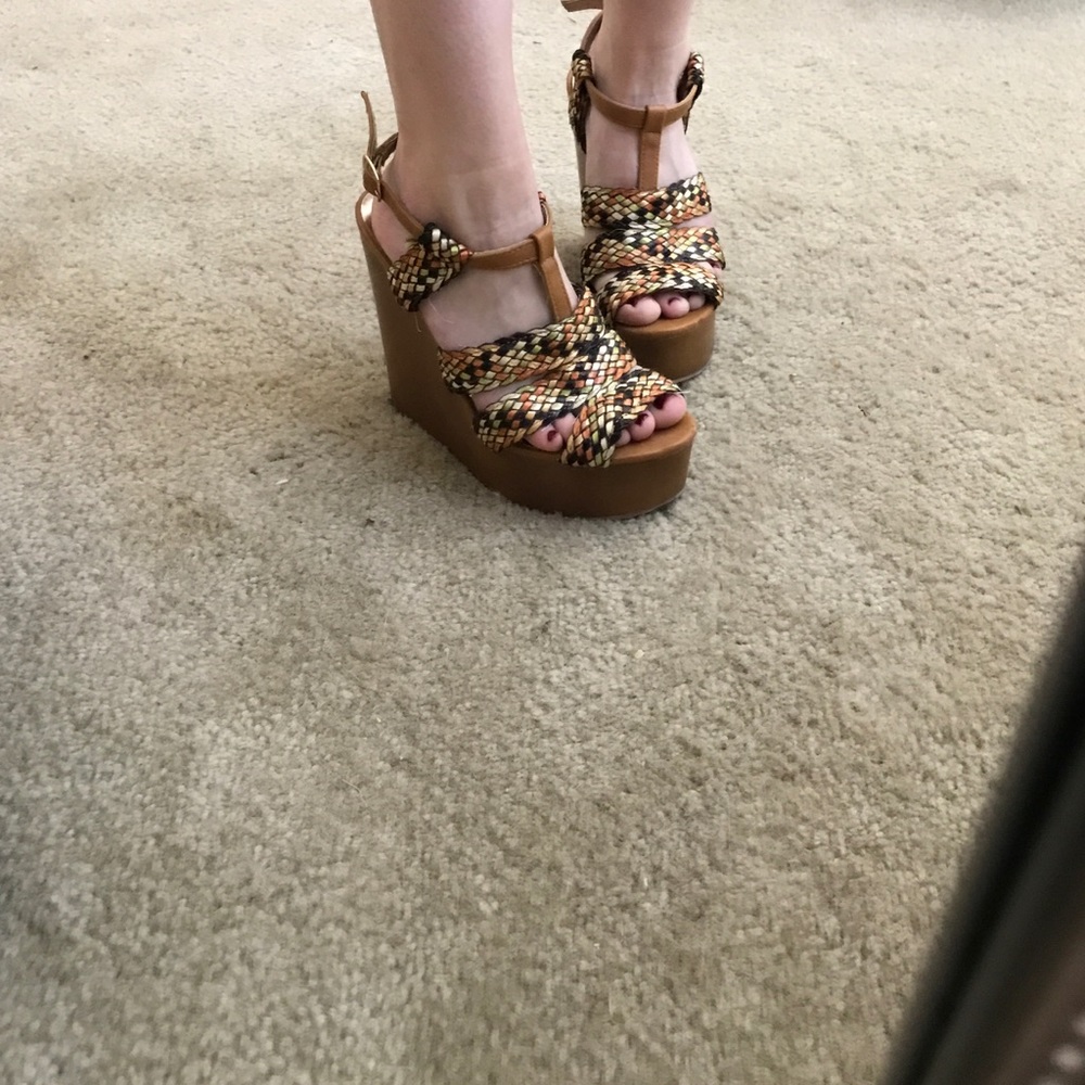 Multicolor wedges