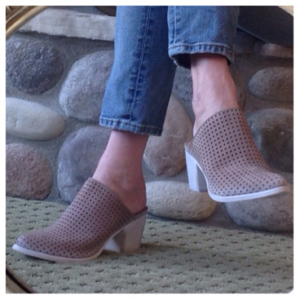 🍃💕NIB Dolce Vita Leather Slide Mules