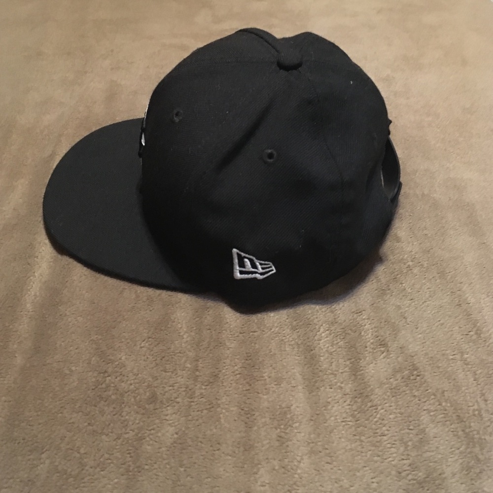 Hat - Picture 3 of 4