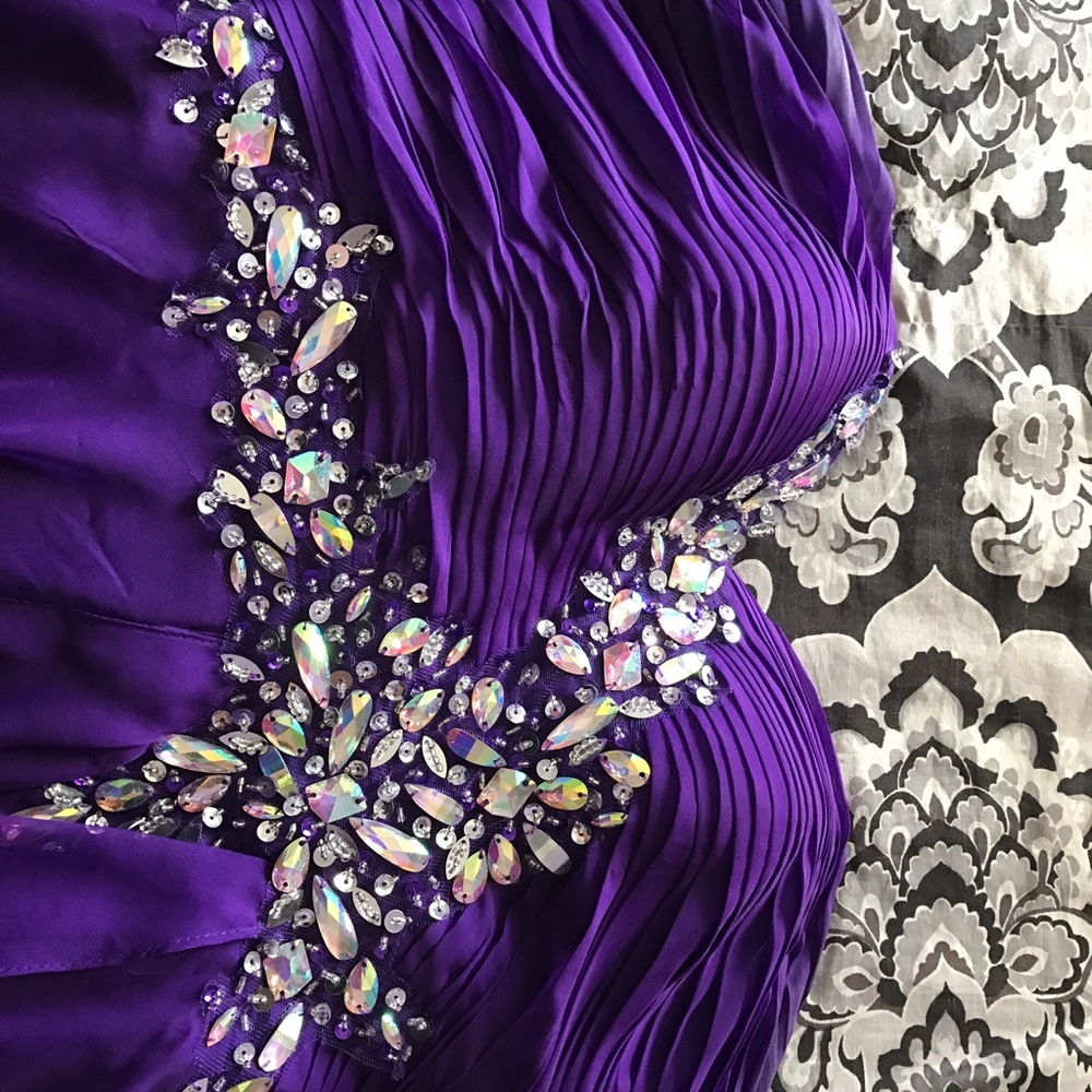 Prom Dress - Picture 2 of 5