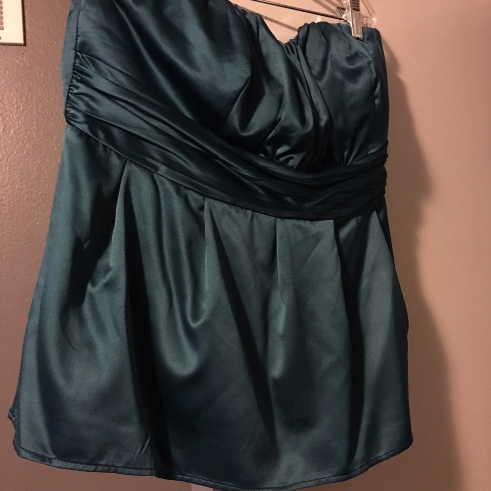 Emerald green fitted strapless blouse
