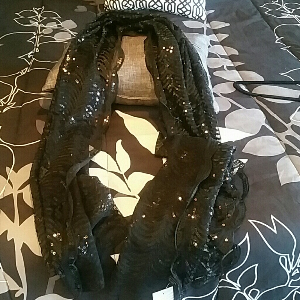 NWT Sequence Scarf - Picture 2 of 3