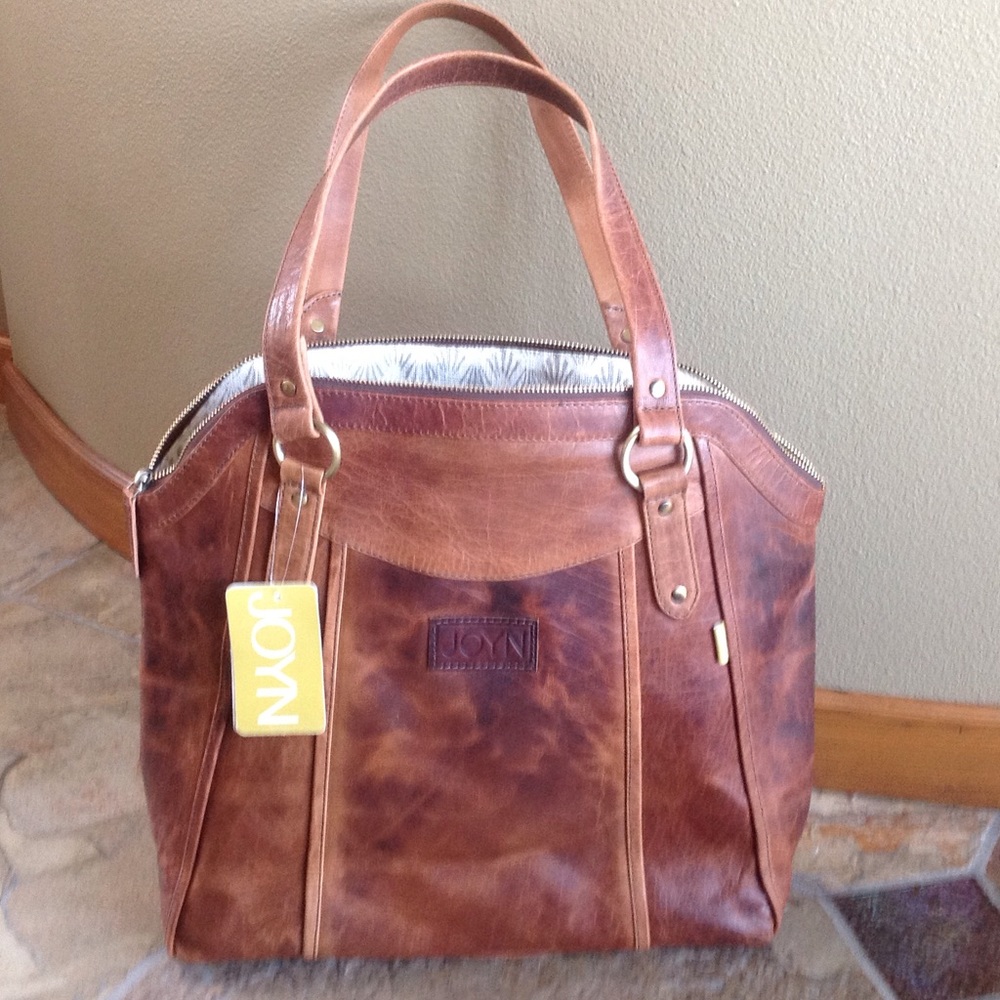 ๐๐JOYN All Leather Crossbody Tote - Picture 5 of 7