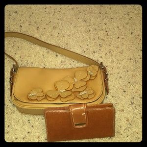 Floral shoulder bag and wallet w/Snap closure