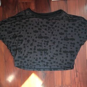 Lululemon size 4 crop top
