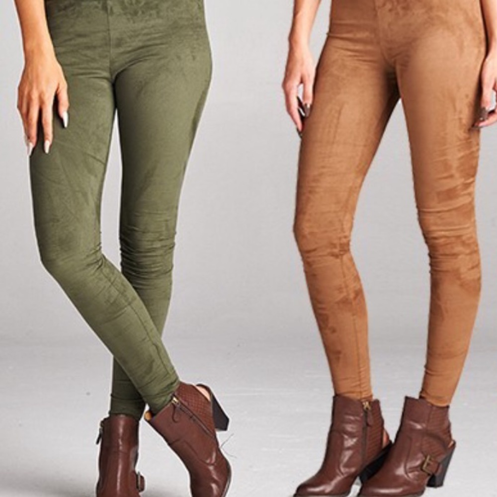 ✨HOST PICK Leggings!✨ Camel and Olive
