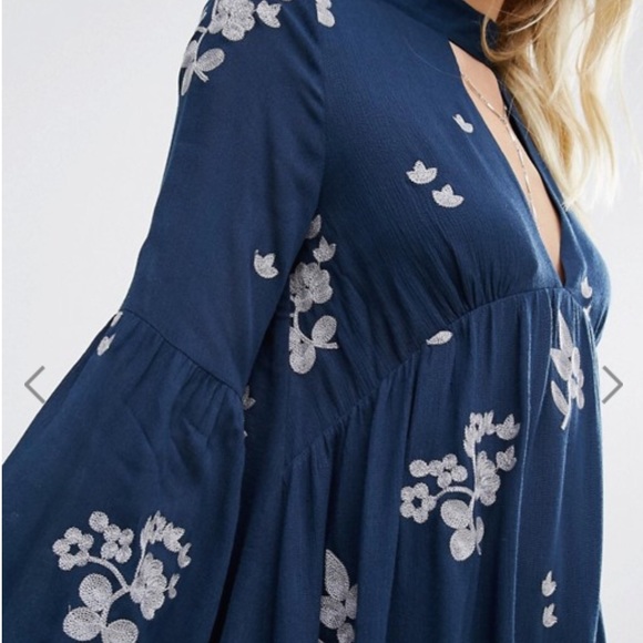 *LAST1* Embroidered Bell Sleeve Dress - Picture 4 of 4