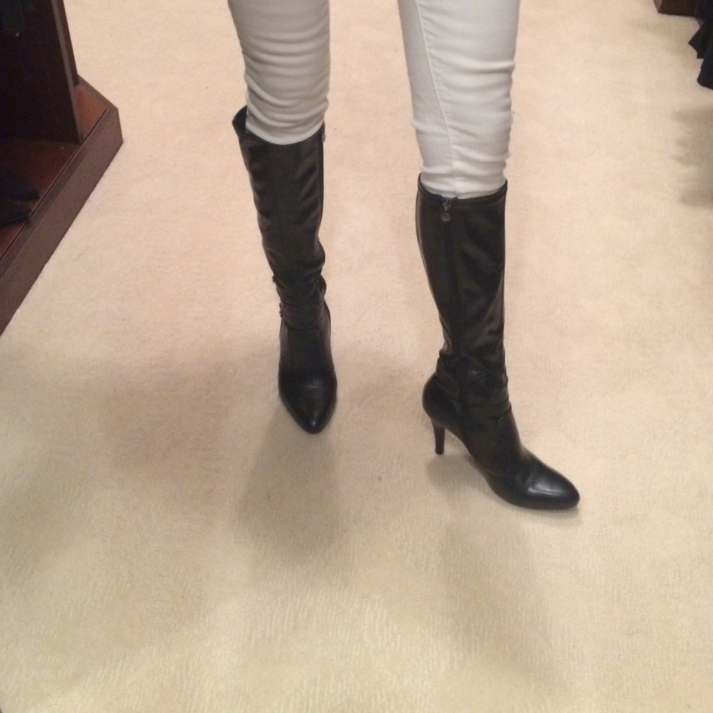 Dana Buchman black heeled boots