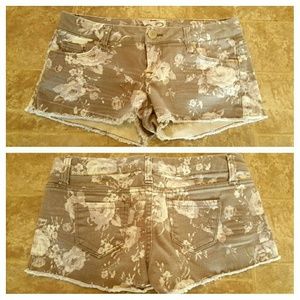 Rue21 Shorts. Size 1/2