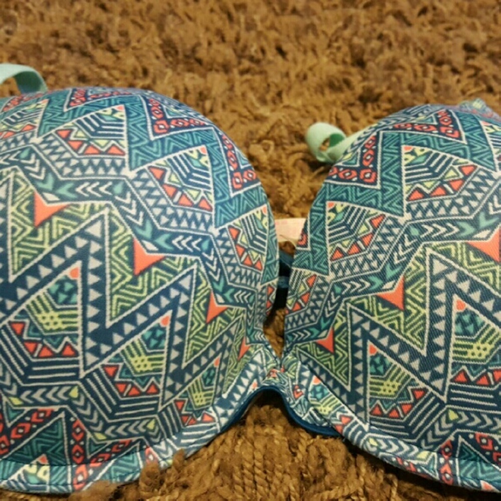 Pink- Victoria Secret bra