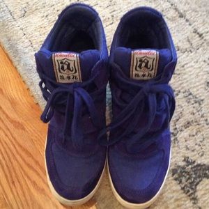 Limited Ash  High Top Sneaker