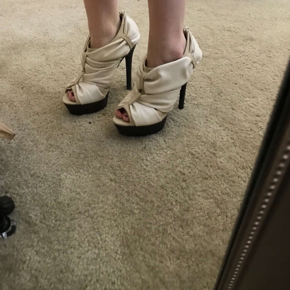 Adorable cream heels!