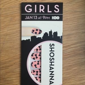 Pink stick-on nails / manicure, HBO GIRLS-themed
