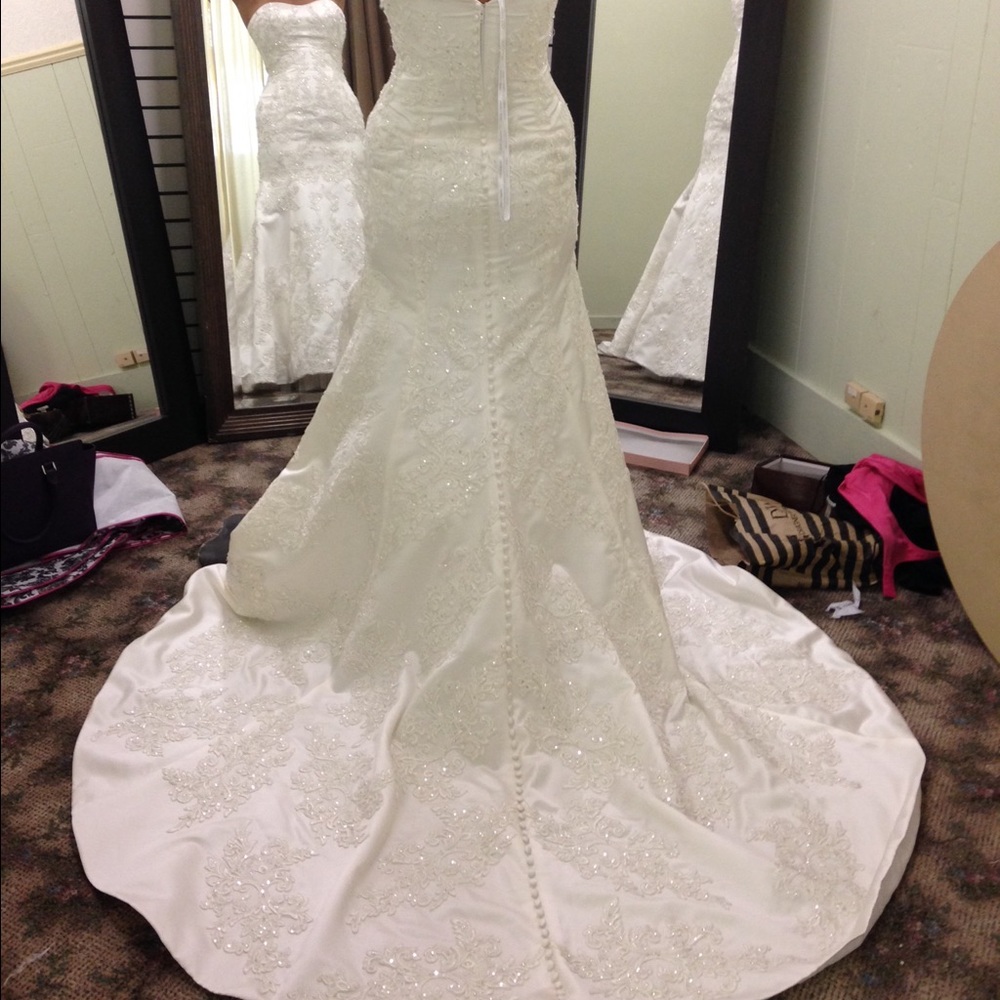 Oleg Cassini mermaid cut wedding dress
