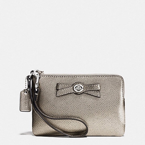 Coach Handbags - FLASH SALE!! NWT Coach gorgeous wristlet