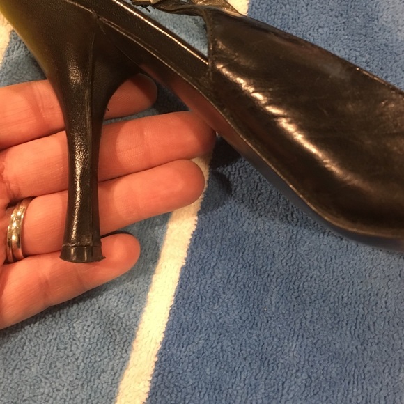 Donated. Guess heels - Picture 2 of 4