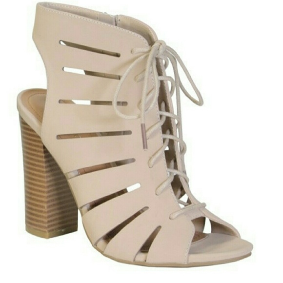 🆑 'LACED UP' - Picture 2 of 4