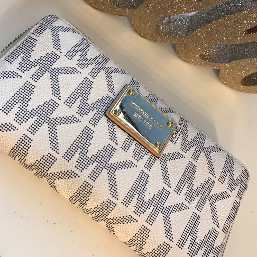 MK wallet