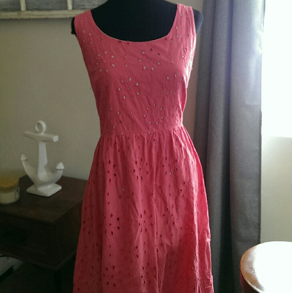 Summer dress with eyelet design