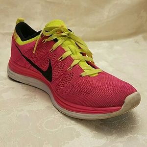 Nike Flyknit One tennis shoes