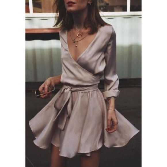 🎉CLEARANCE🎉 Blush Satin Long Sleeve Skater Dress - Picture 2 of 7