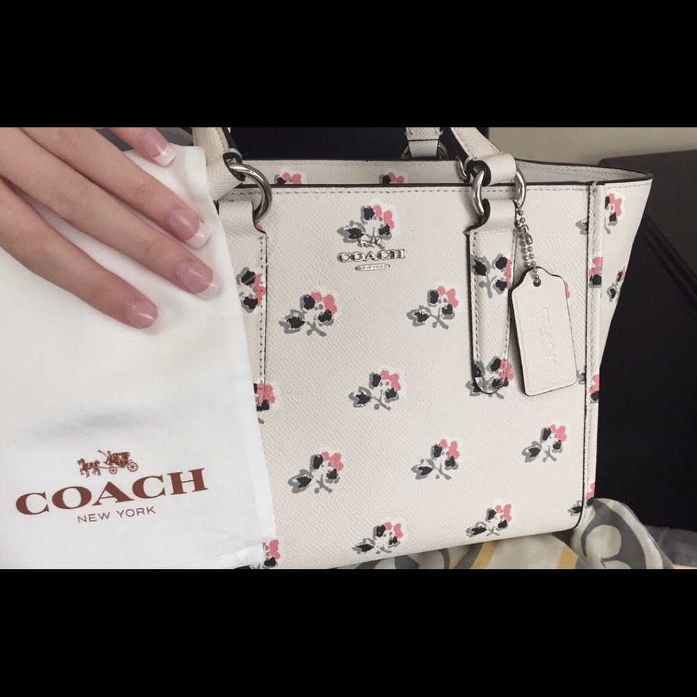 NWT Coach Floral Bag 🌷