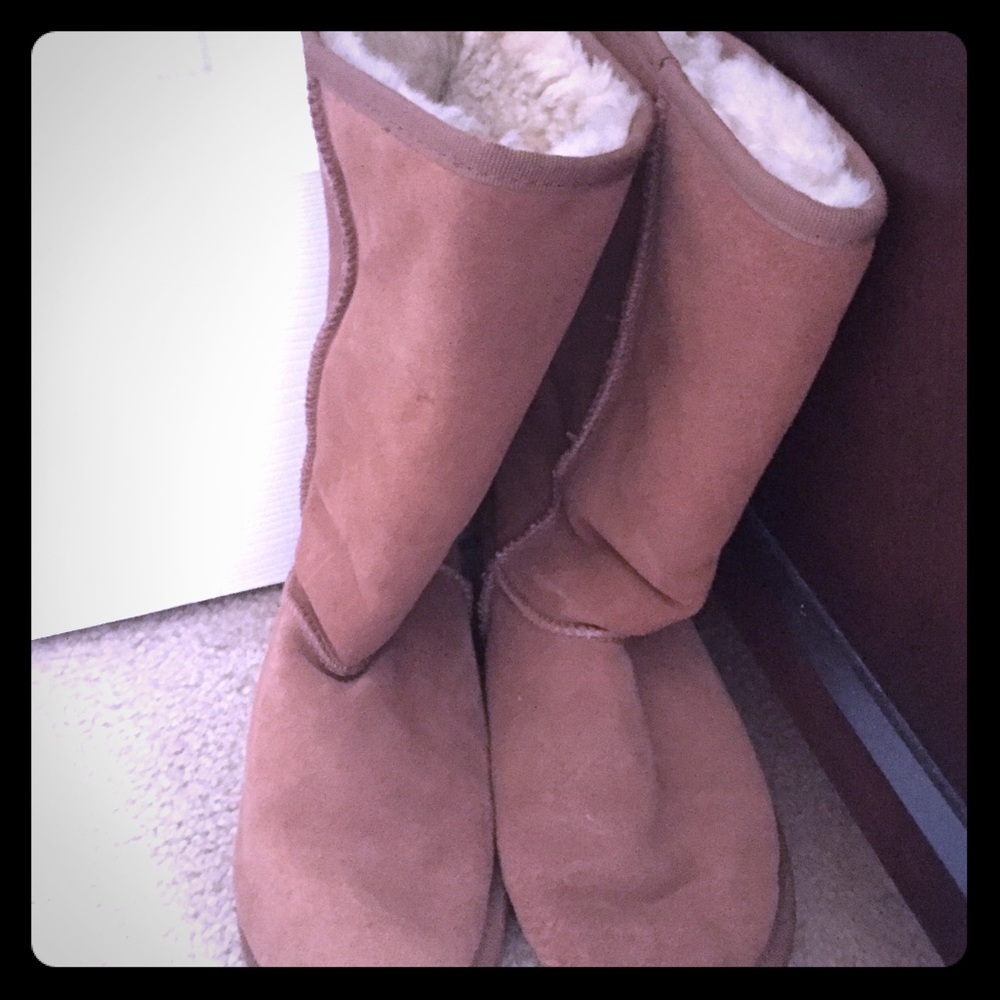 ONLY WORN 2x- Classic Tall UGGS size 8