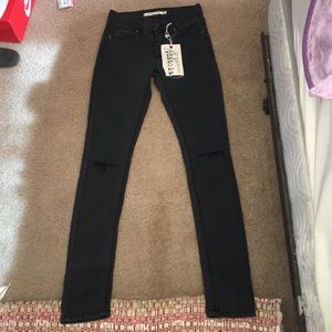 Black Skinny jeans