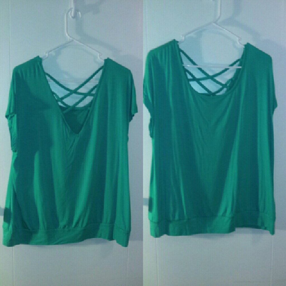 Torrid dolmen with cross accent on back