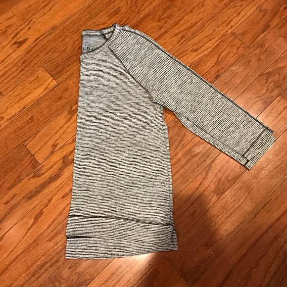 LOFT by Ann Taylor 3/4 sleeve top - Picture 2 of 4