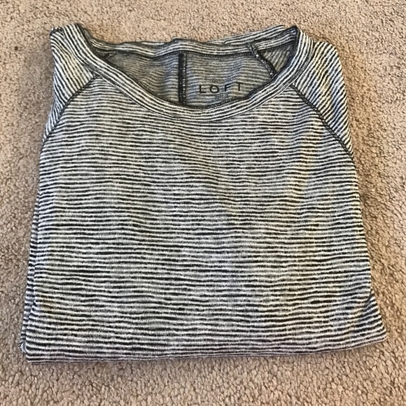 LOFT by Ann Taylor 3/4 sleeve top - Picture 3 of 4