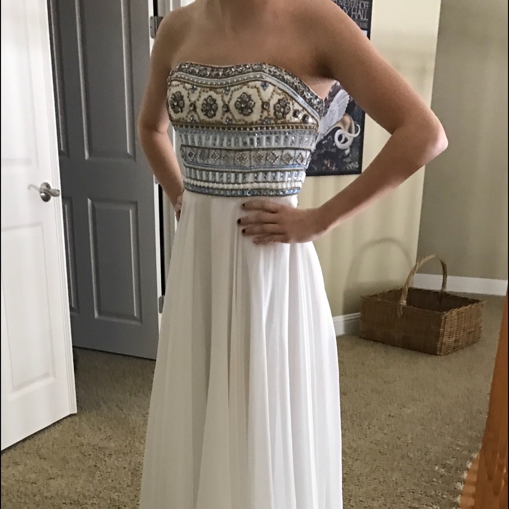 White sherri hill gown size 4