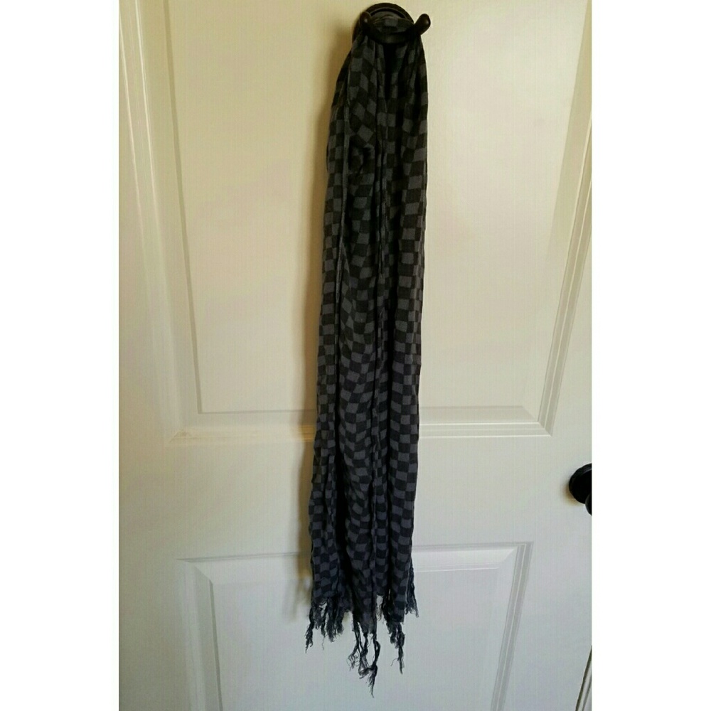 Checkered scarf