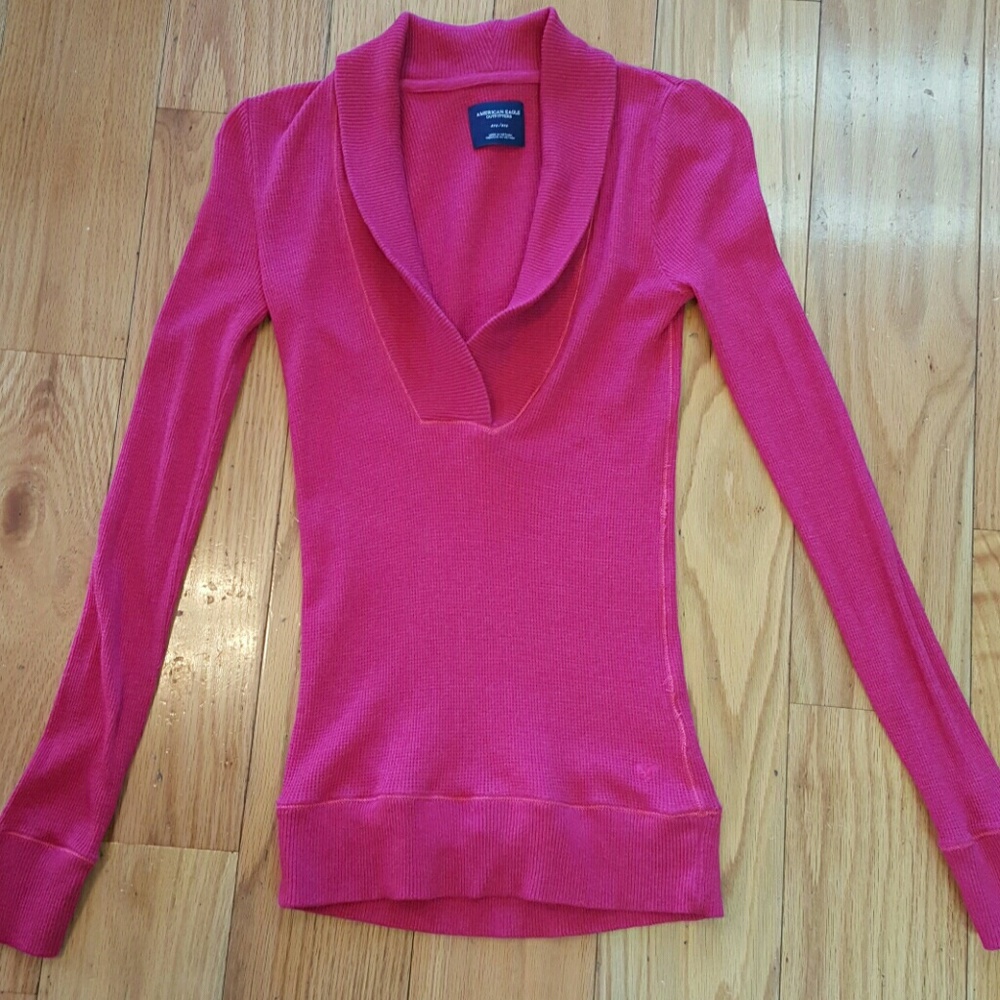 Women's medium v-neck top