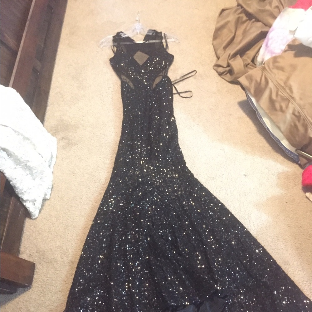 Faviana black sequence dress. I'm 5' 110 32a