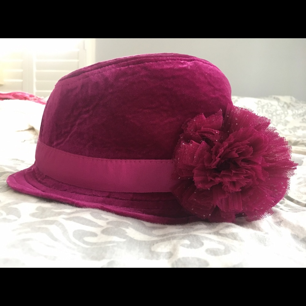 Flowered girl's fedora.