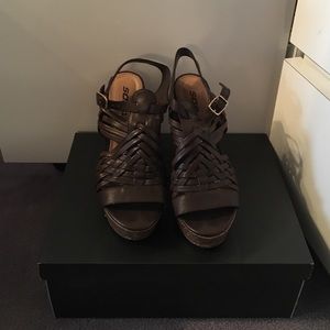 brown leather strappy wedges size 6