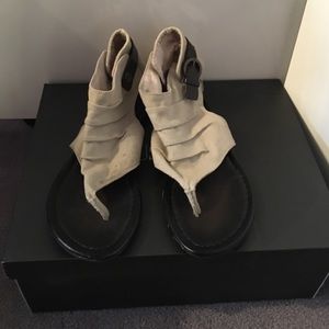 Cream sandal size 6.5